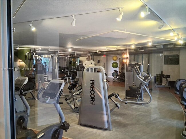 Building Photo - 2641 N Flamingo Rd