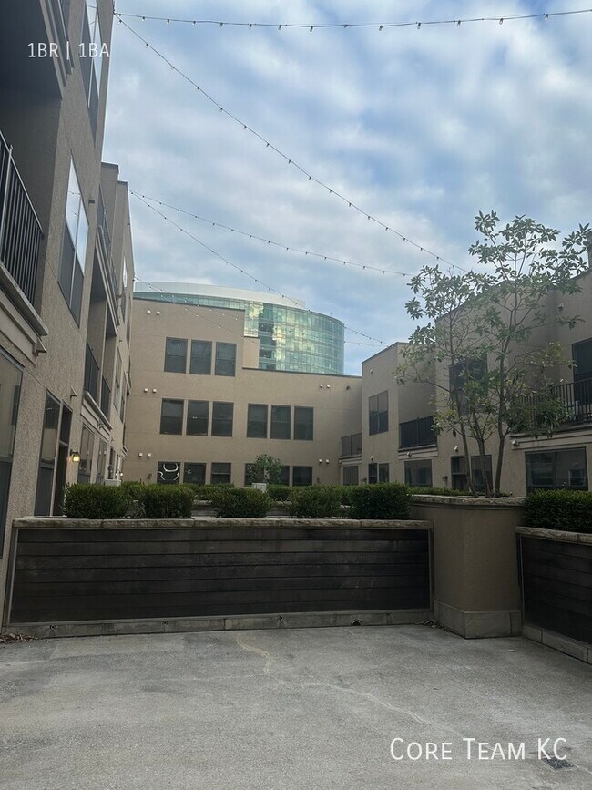 Building Photo - 1300 Baltimore Ave