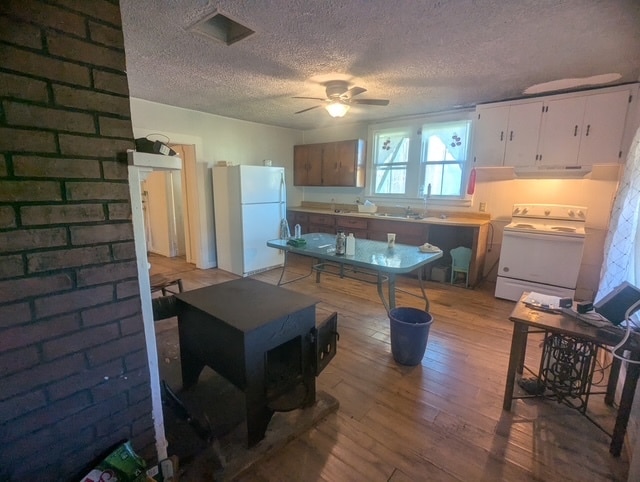 Kitchen - 1267 Elk View Rd