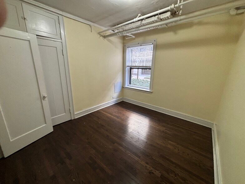 Building Photo - 544 Sheridan Rd