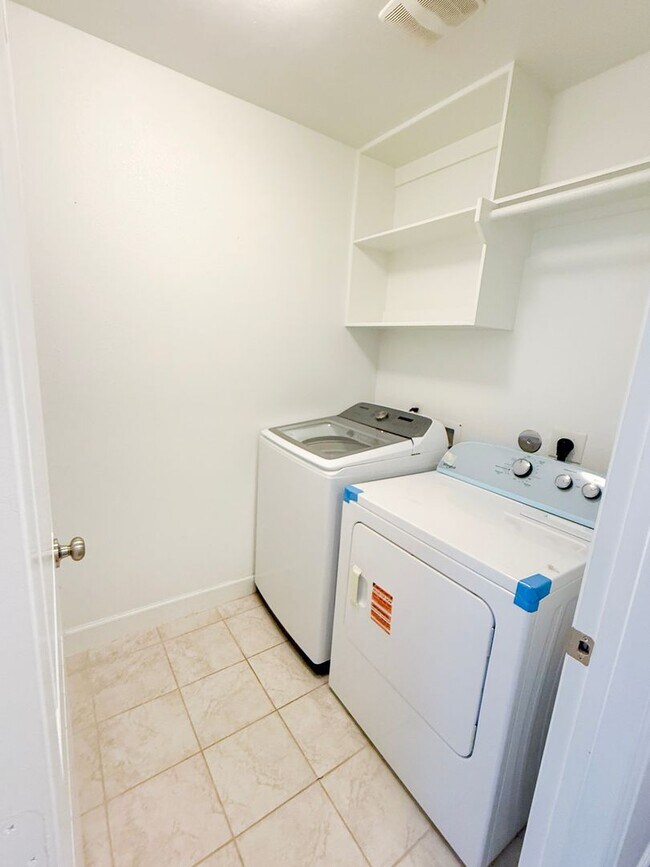 Building Photo - Come view this home located in the heart o...