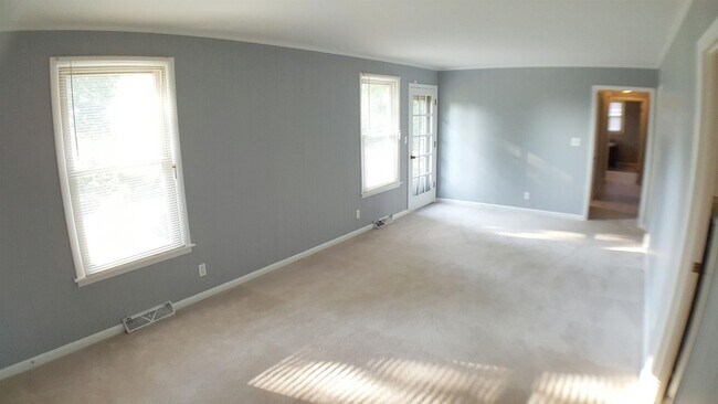 Building Photo - 521 Aurelia Lynn Dr