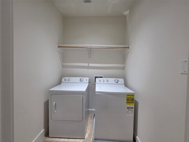 Building Photo - 5403 Tocayo Pl