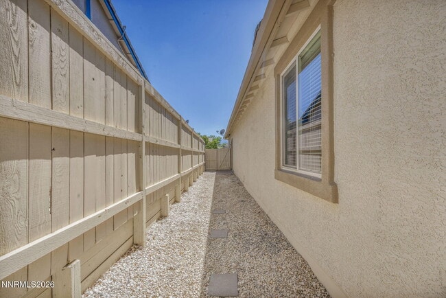 Building Photo - 10740 Cedar Rock Dr