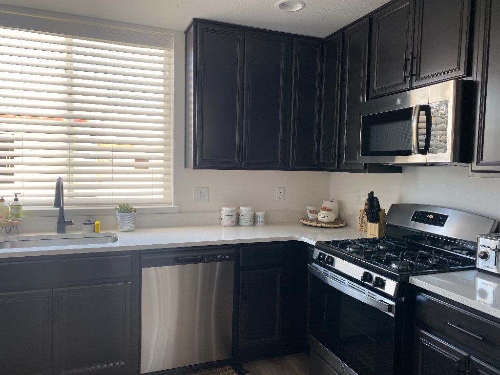 Shared Kitchen - 2848 Kendall St