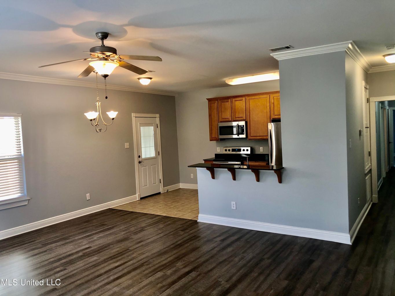 Bar/open living area - 1284 Tropical Cove