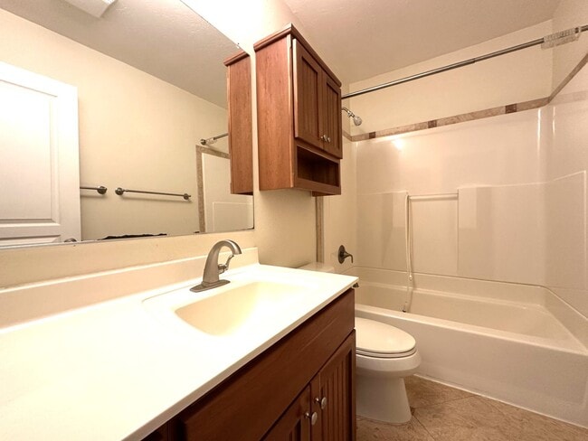 Building Photo - East Clairemont Mesa - Spacious 3 Bedroom / 1.5 Bath Single-Story Home with AC and Garage