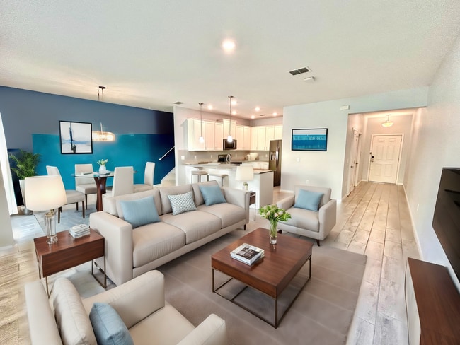 Building Photo - Upscale 3Beds/2.5Baths Townhouse living in...