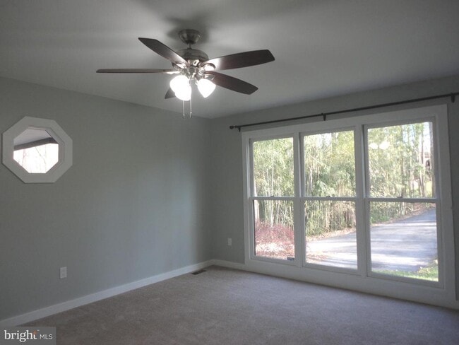 Building Photo - 814 Rustic Ln