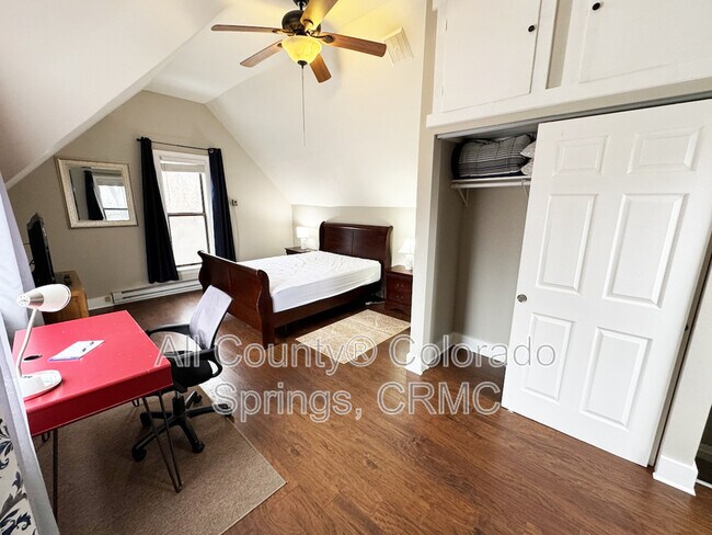 Building Photo - 2126 W Kiowa St