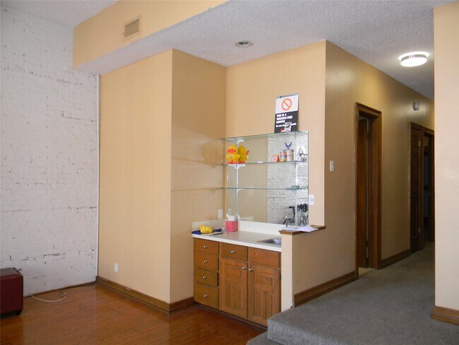 Building Photo - 2315 The Strand