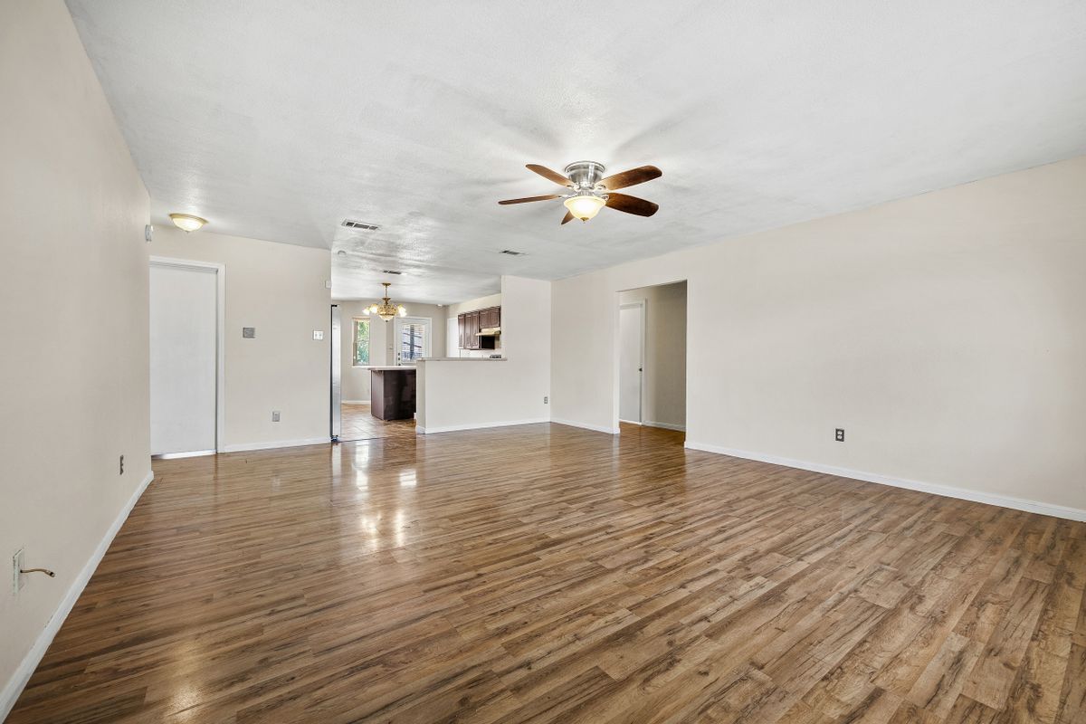Building Photo - 4307 Stallion Dr