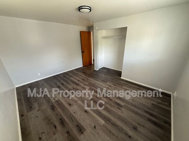 Building Photo - 2630 S 800 E