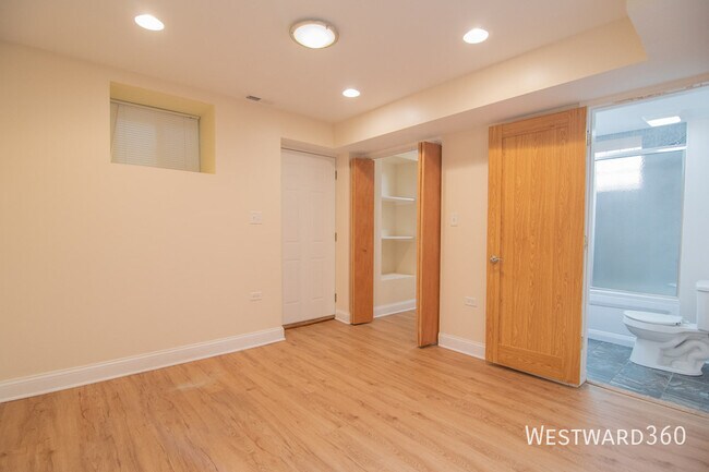 Building Photo - 1546 N Mohawk-1