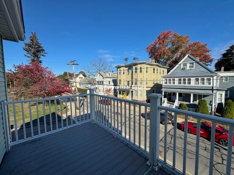 Building Photo - 48 Summer St