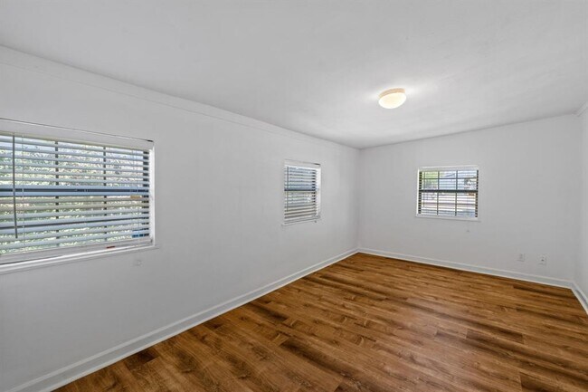 Building Photo - 1709 Patton Ln