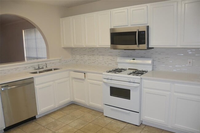 Building Photo - 1717 Jerusalem Dr