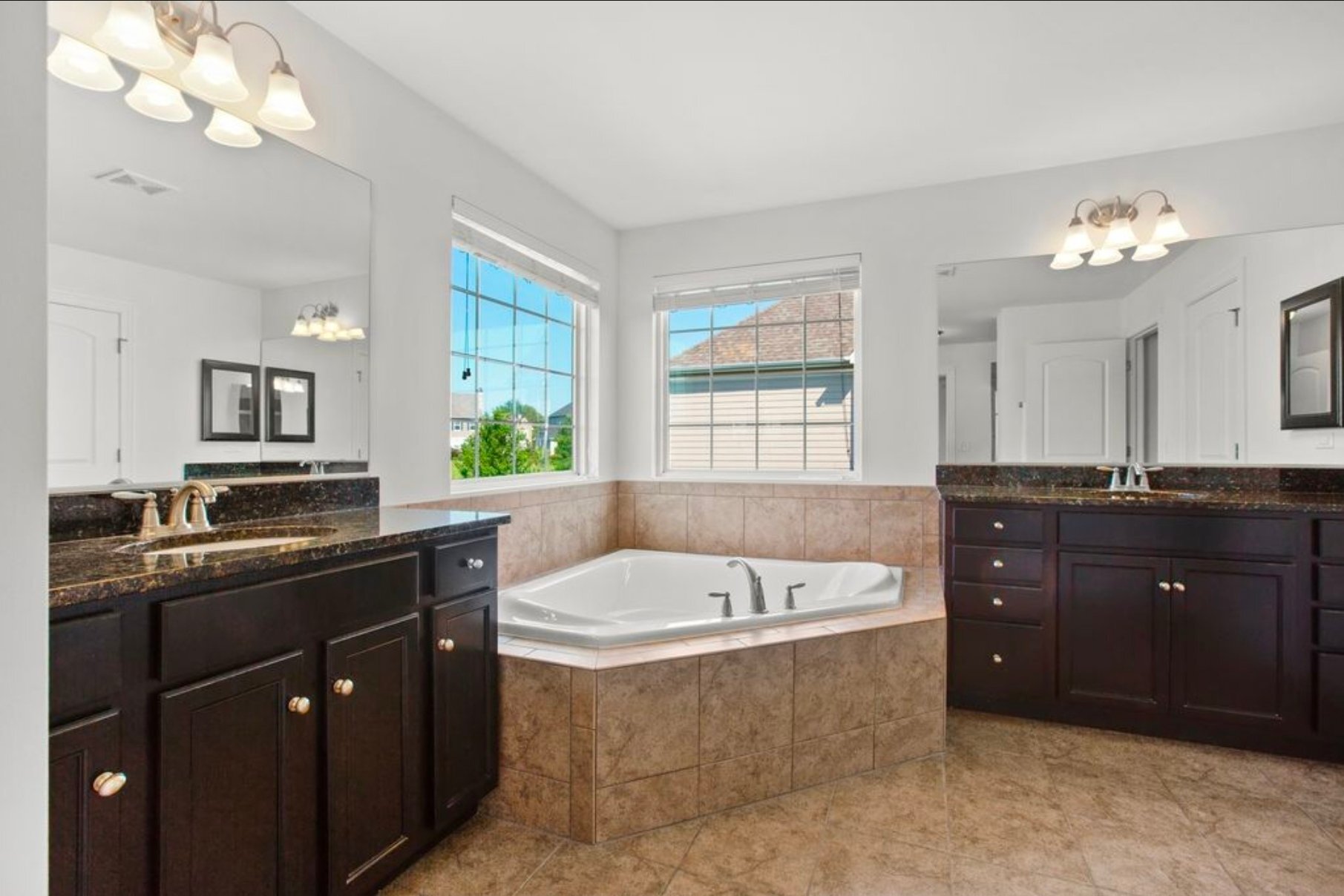Building Photo - 23590 Sanctuary Club Dr