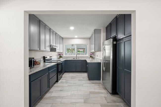 Building Photo - 693 Orange Blossom Dr