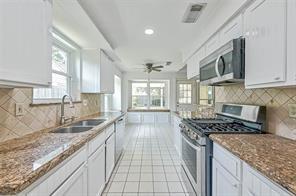 Building Photo - 2922 Lakefield Way