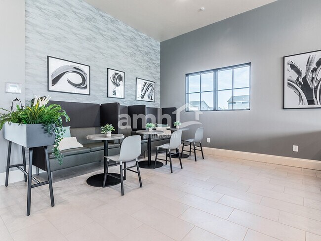 Building Photo - 1022 N Rivermist Pl