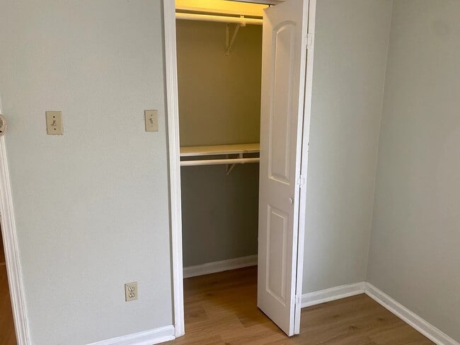 Building Photo - 7813 Pruitt Dr