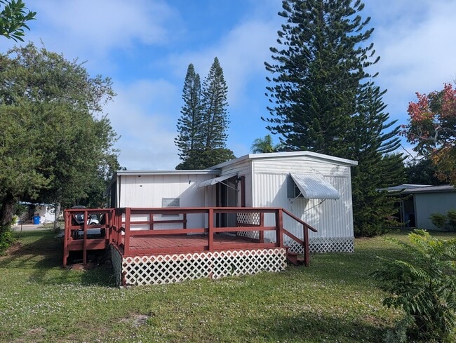 Building Photo - 74 Lone Pine Ave