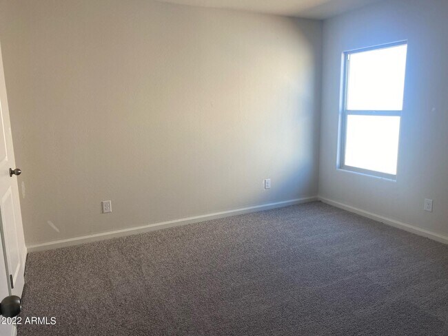 Building Photo - 786 Silvercreek Ln