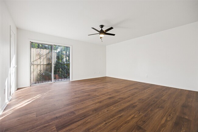 Building Photo - 705 Harold St