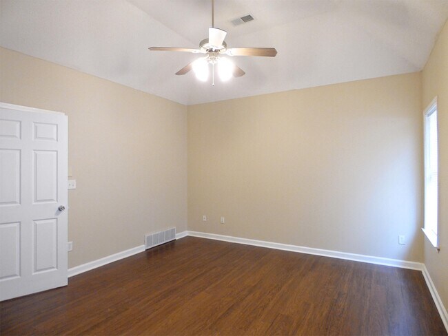Building Photo - 9100 Cinderhill Cove W