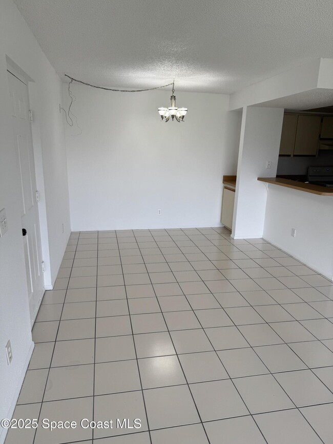 Building Photo - 969 Sonesta Ave NE