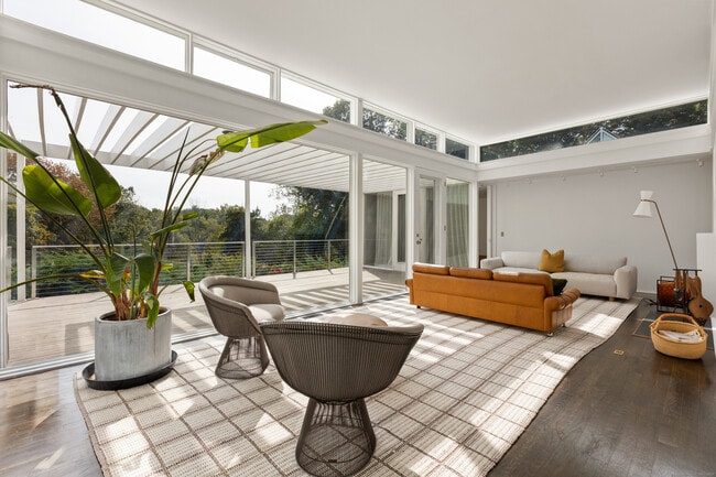 Building Photo - 26 Chalburn Rd