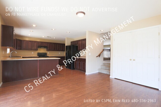 Building Photo - 43383 Lindgren Dr