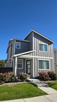 Building Photo - 1147 Summit Vista Drive