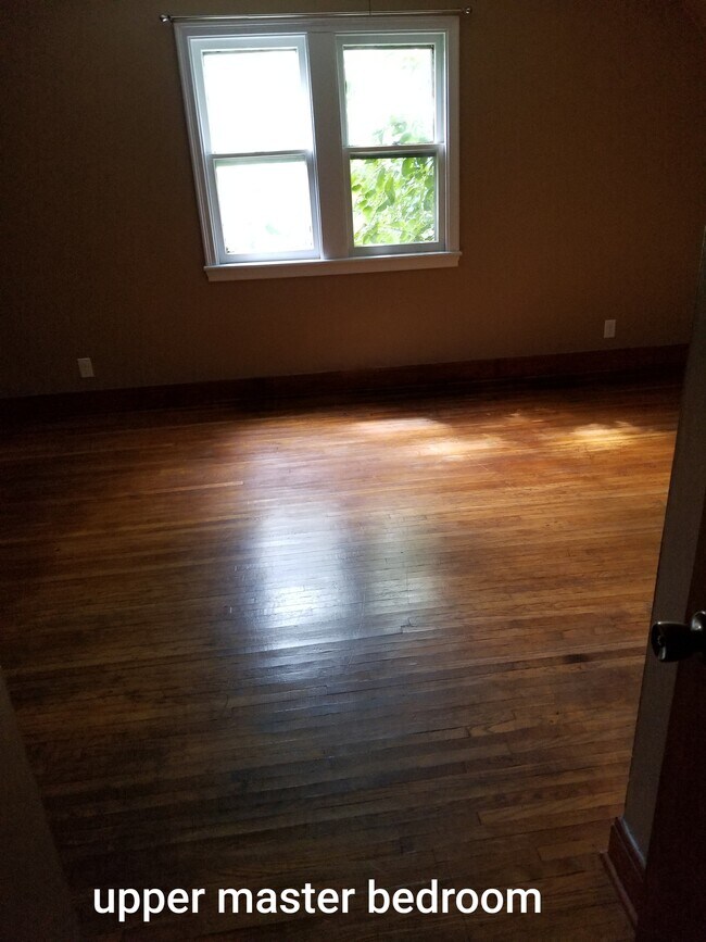 Master Bedroom - 57 Moreland St