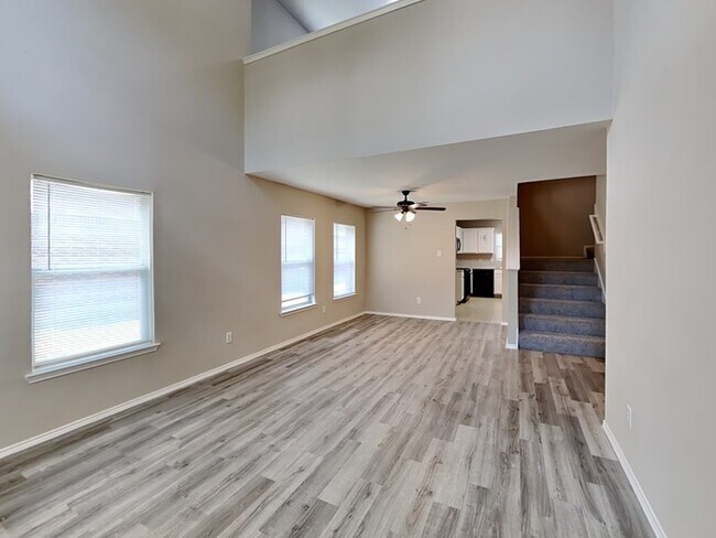 Building Photo - Welcome Home!!
