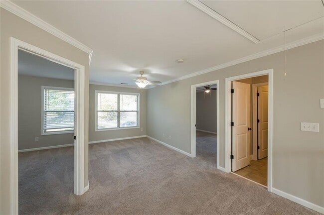 Building Photo - 2707 Silver Hill Terrace SE