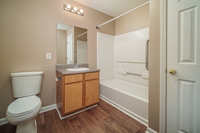 Building Photo - Private Villa Neighborhood****** Rent $1,075/month*********Affordable Living