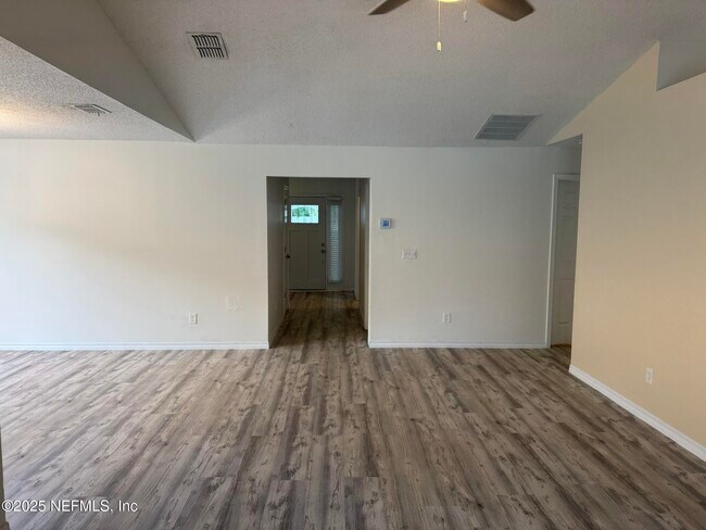 Building Photo - 96676 Commodore Point Dr