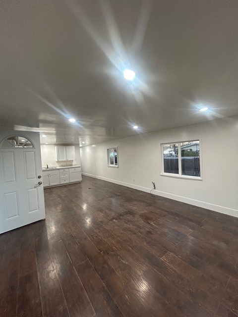 Building Photo - 5682 Lupin Dr