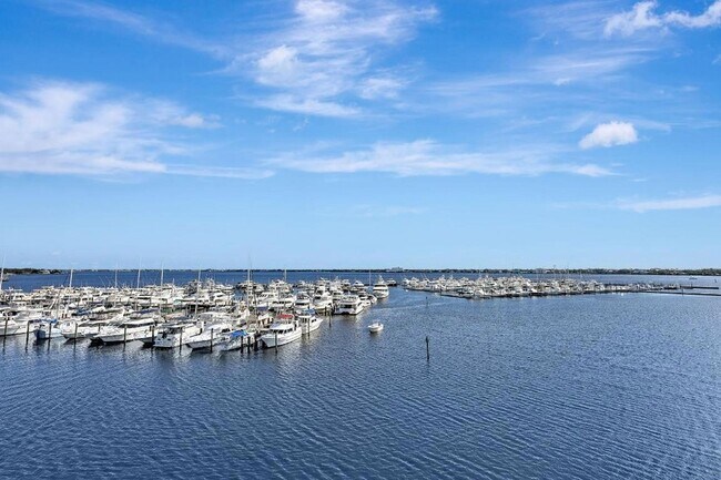 Building Photo - 775 NW Flagler Ave