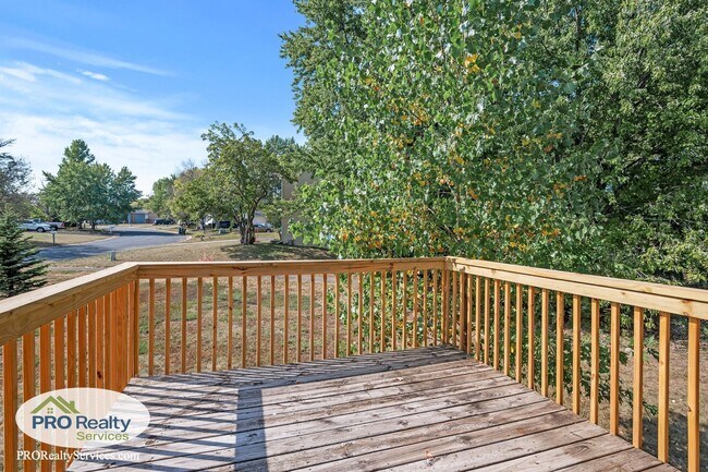 Building Photo - 4 Bedroom House in Eagan