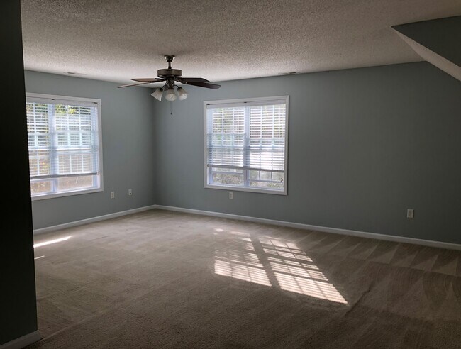 Building Photo - 1343 Chadwick Shores Dr