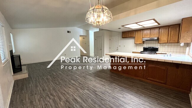 Building Photo - Very Nice 3bd/2ba Citrus Heights Home with 2 Car Garage - Must See!
