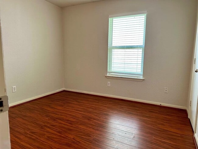 Building Photo - 13231 Ridgewood Knoll Ln