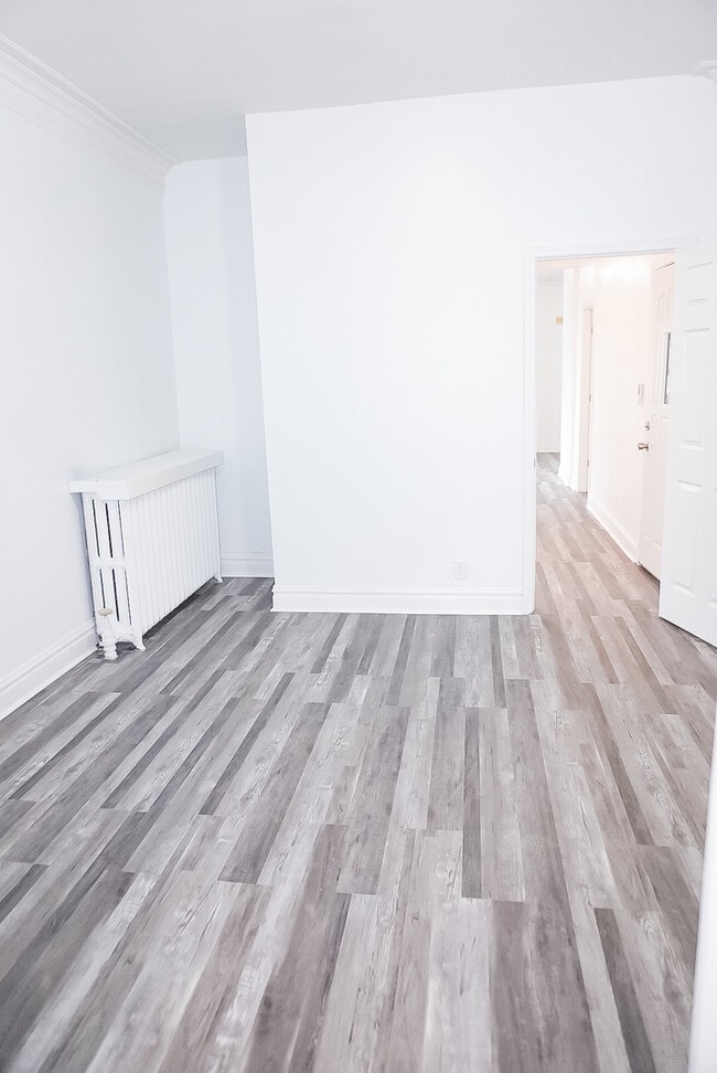 Building Photo - 1244 W 97th Pl