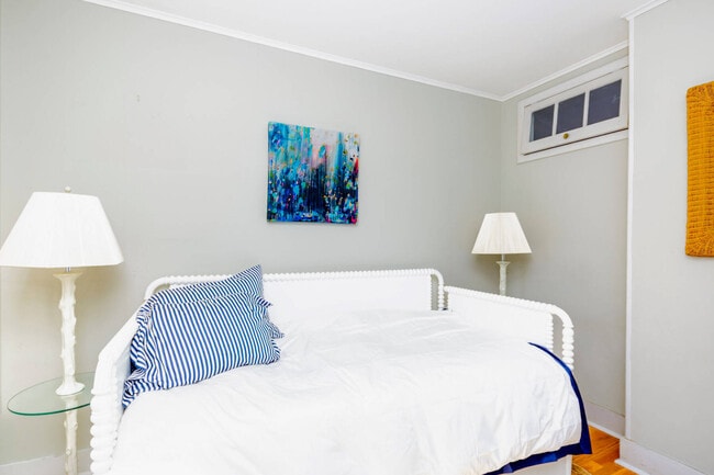 Building Photo - 72 Davids Ln