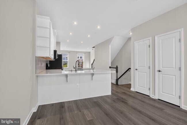 Building Photo - 168 Woodgate Cir