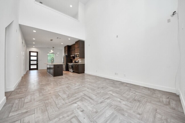 Building Photo - 1703 Cedrocanna Ln