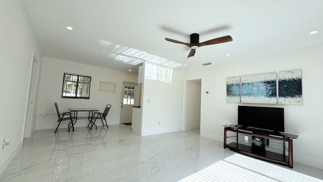 Building Photo - 507 Colfax Dr